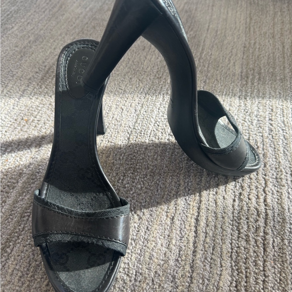 Gucci Women's Black Leather Heels - Picture 3 of 5
